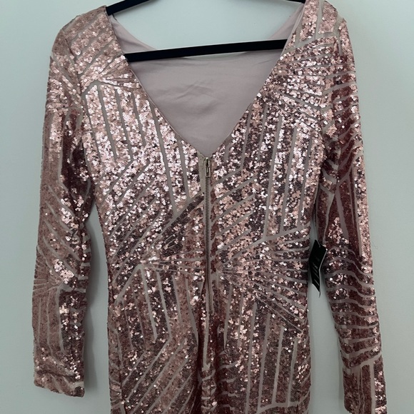 Long sleeve Mini Dresses - Picture 2 of 4